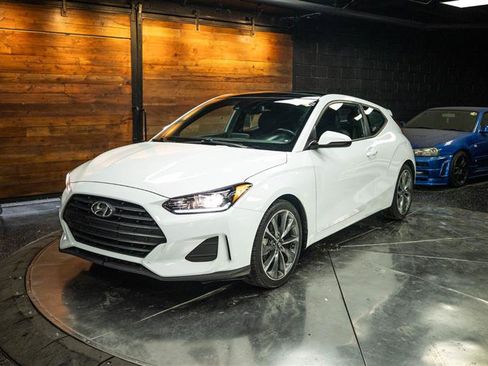 Used 2019 Hyundai Veloster 2.0 Premium image 2