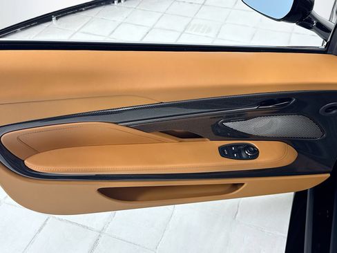 Used 2026 Aston Martin Vanquish Convertible RWD image 15