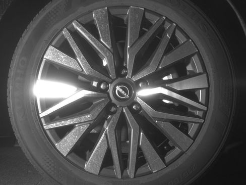Used 2025 Nissan Altima 2.5 SV FWD image 13