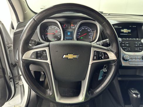 Used 2017 Chevrolet Equinox LT w/ Convenience Package image 18