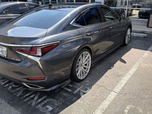 Used 2025 Lexus ES 350 w/ Premium Package FWD image 3