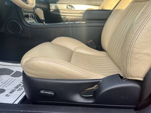 Used 2004 Ford Thunderbird RWD image 15