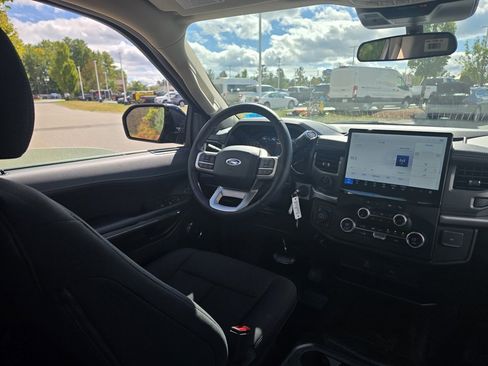 Used 2024 Ford Expedition XL image 16