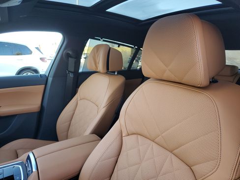 Certified 2025 BMW X6 xDrive40i w/ Executive Package image 7