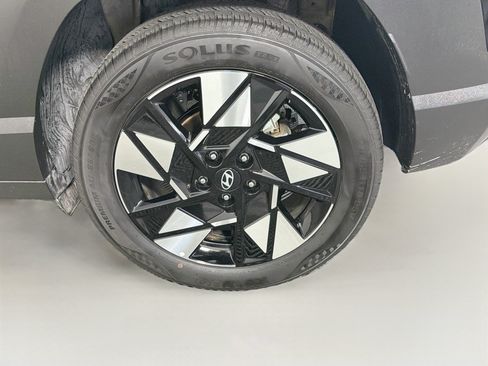 Used 2025 Hyundai Kona SEL FWD image 11