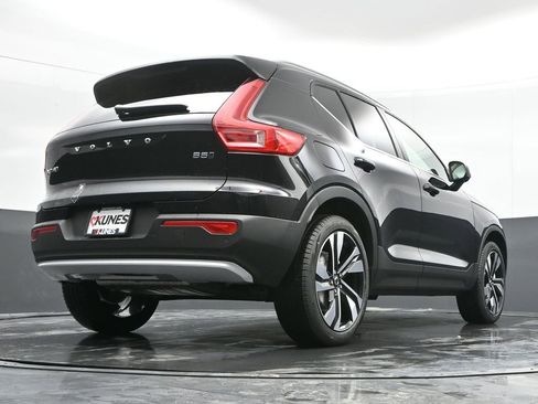 New 2025 Volvo XC40 B5 Ultra w/ Climate Package AWD/4WD image 37