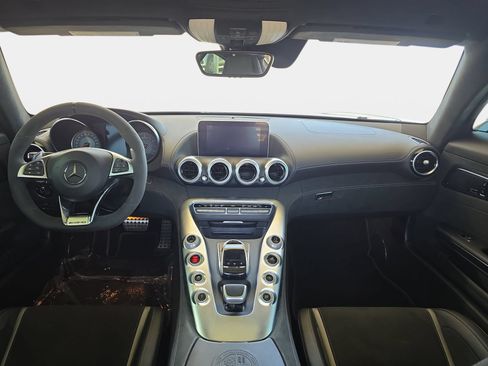 Used 2018 Mercedes-Benz AMG GT C image 9