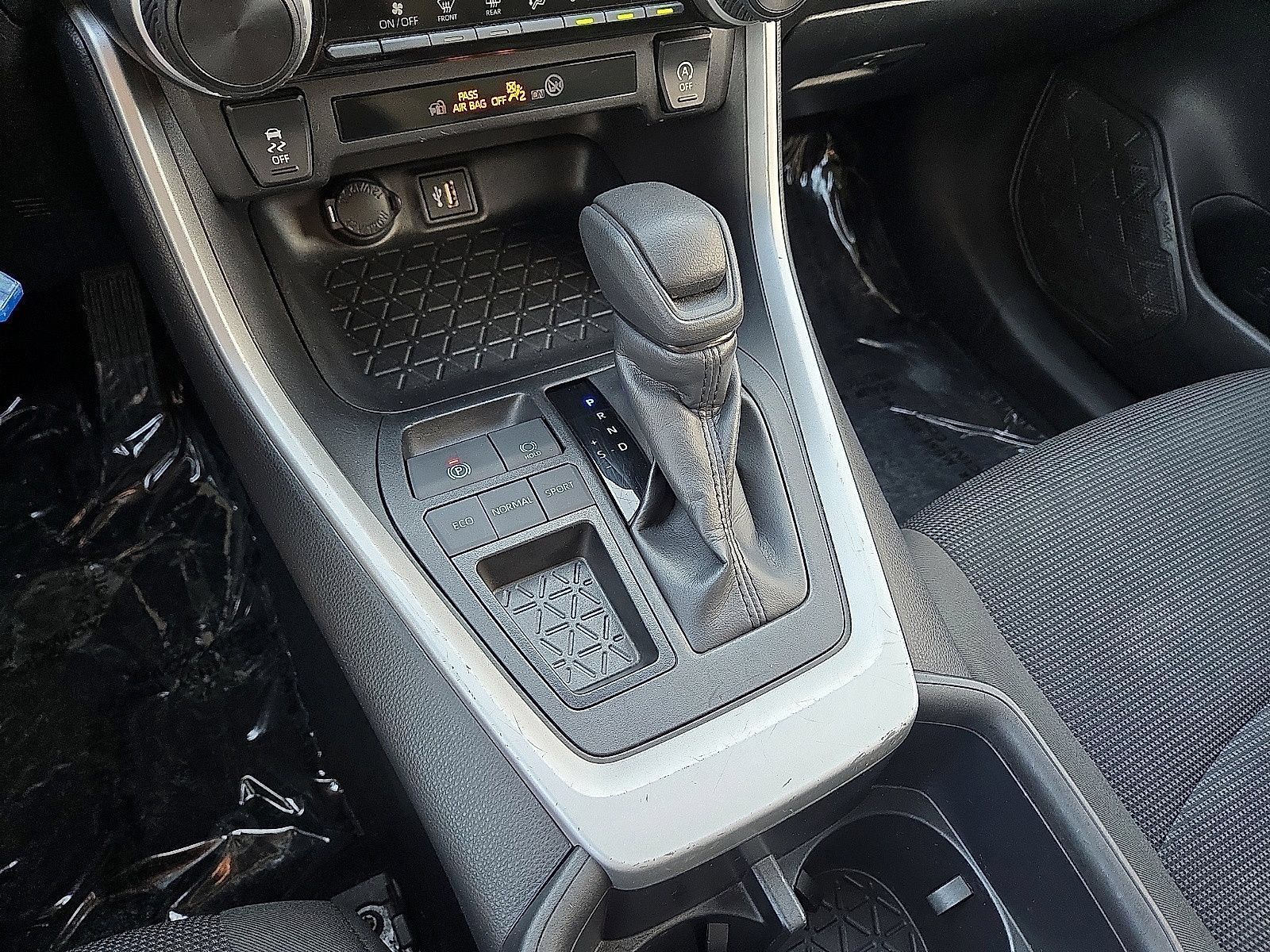 Used 2025 Toyota RAV4 LE FWD image 27