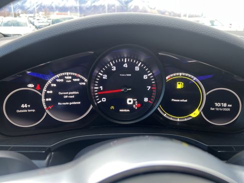 Used 2023 Porsche Cayenne image 18