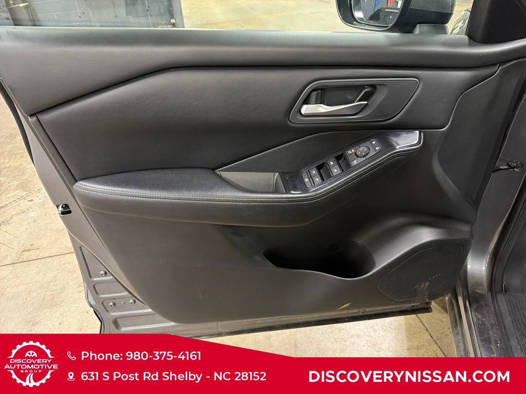 Certified 2025 Nissan Rogue SV AWD/4WD image 10
