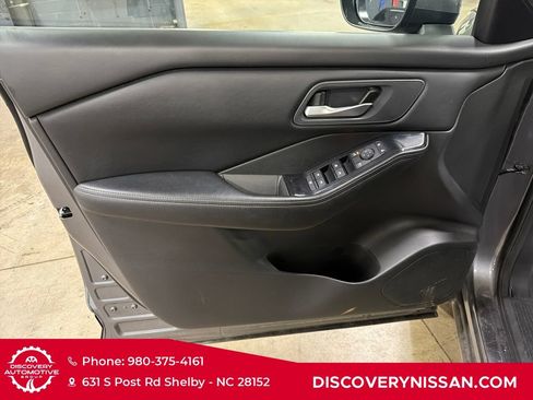 Certified 2025 Nissan Rogue SV AWD/4WD image 10
