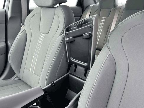 New 2025 Hyundai Elantra Hybrid FWD image 18