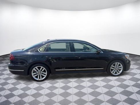 Used 2017 Volkswagen Passat 1.8T SEL Premium FWD image 7