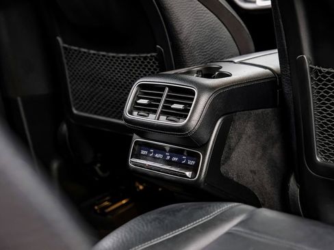 Used 2021 Mercedes-Benz GLS 580 4MATIC image 44