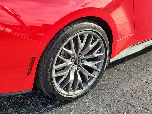 Used 2025 Ford Mustang Premium image 8