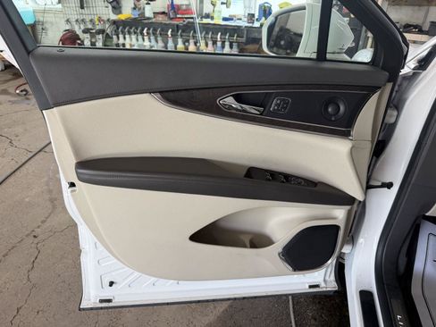 Used 2019 Lincoln Nautilus Reserve AWD/4WD image 12