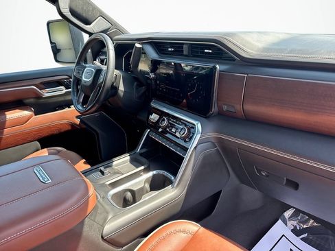 Used 2024 GMC Sierra 3500 Denali Ultimate AWD/4WD image 14