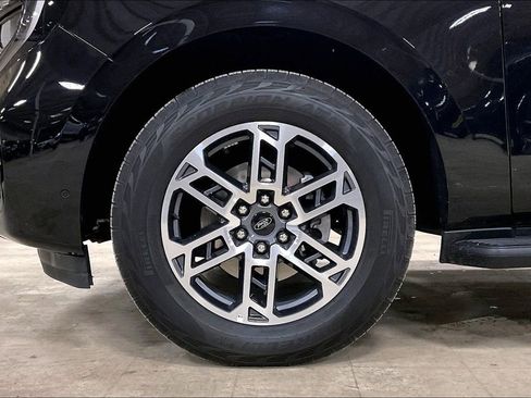 Certified 2025 Ford Expedition Max Active image 9