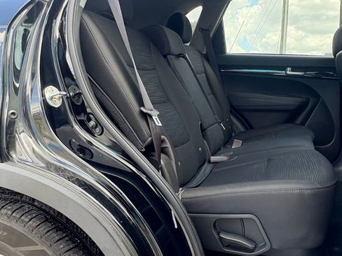 Used 2014 Kia Sorento LX image 13