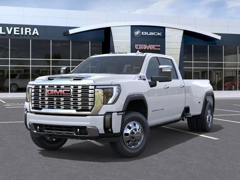 New 2026 GMC Sierra 3500 Denali w/ Denali Reserve Package AWD/4WD image 6