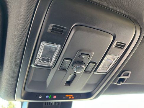 Used 2025 Chevrolet Tahoe High Country image 65