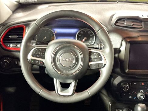 Used 2023 Jeep Renegade Trailhawk AWD/4WD image 13