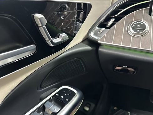 Used 2025 Mercedes-Benz E 350 4MATIC Sedan image 16
