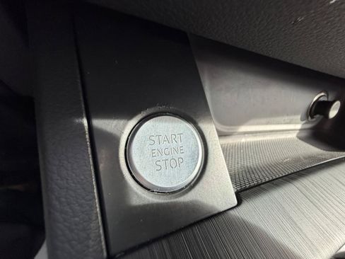 Used 2017 Audi A4 2.0T Premium w/ Convenience Package image 30