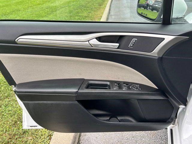Used 2018 Ford Fusion S FWD image 11