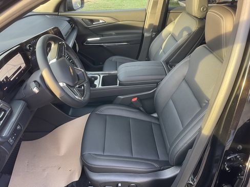 New 2026 Chevrolet Traverse LT w/ Driver Confidence Package image 11