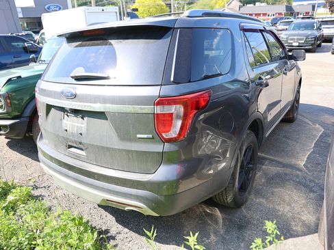 Used 2017 Ford Explorer XLT w/ Equipment Group 202A AWD/4WD image 5