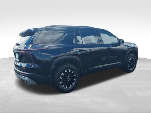 Used 2025 Chevrolet Traverse Z71 w/ LPO, Floor Liner Package AWD/4WD image 5