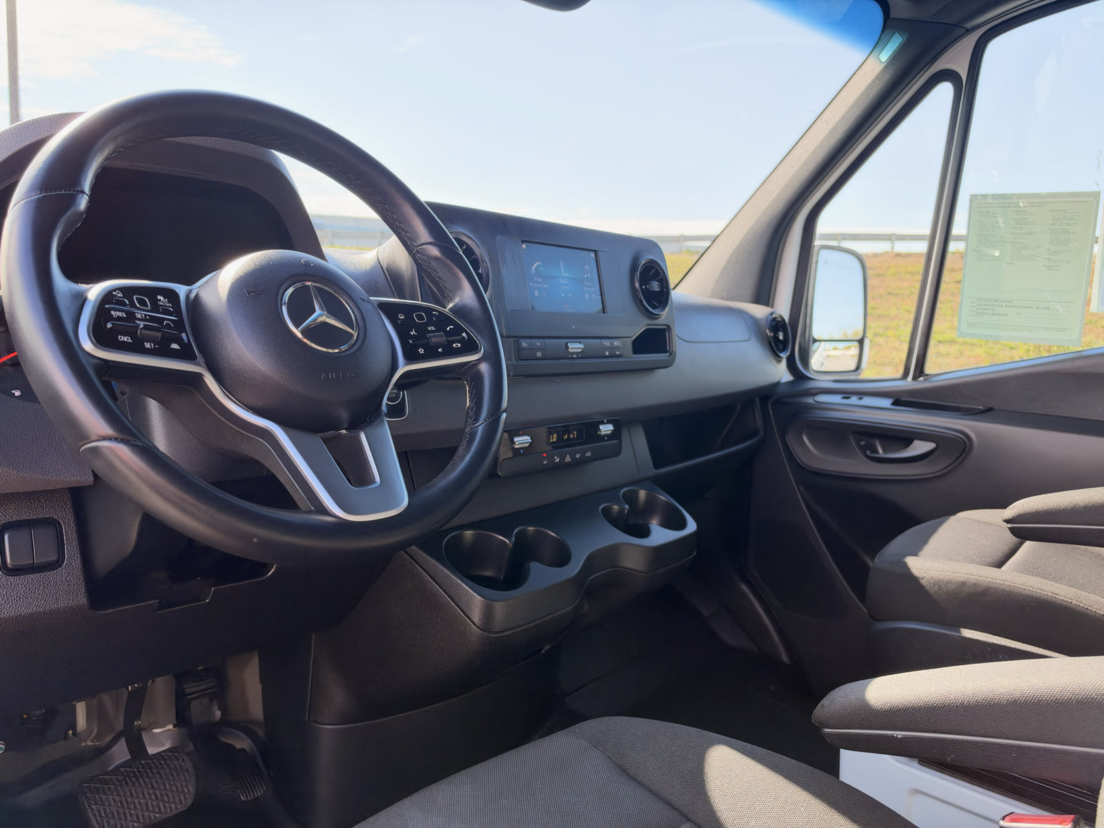 Used 2022 Mercedes-Benz Sprinter 1500 image 11