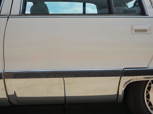 Used 1993 Cadillac Fleetwood Sedan image 37