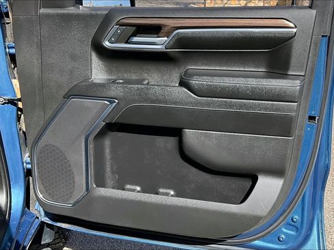 Used 2024 Chevrolet Silverado 1500 LT Trail Boss w/ Dark Appearance Package image 23