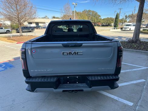Used 2024 GMC Sierra EV Denali image 5