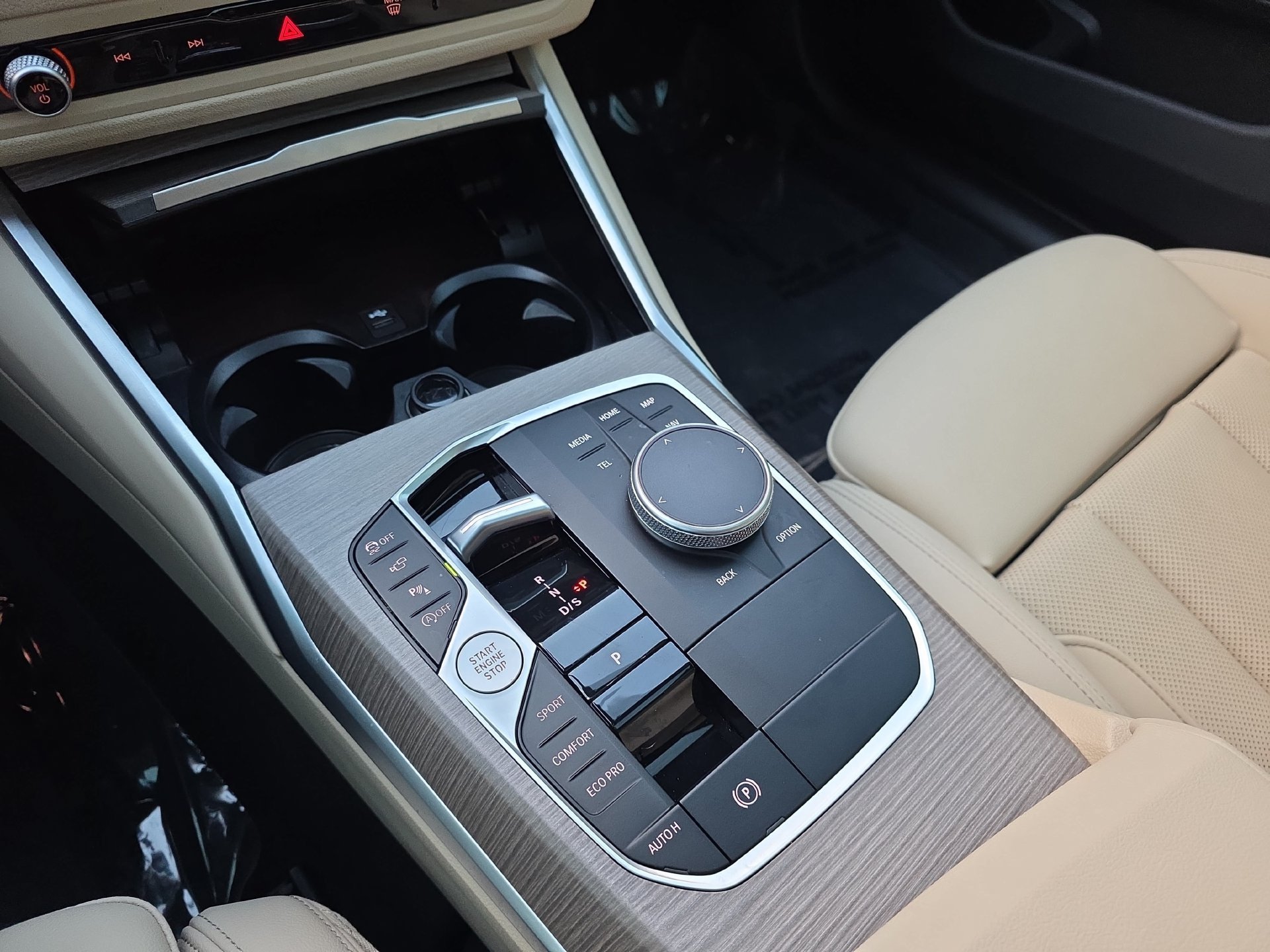 Used 2025 BMW 330i xDrive Sedan w/ M Sport Package AWD/4WD image 24
