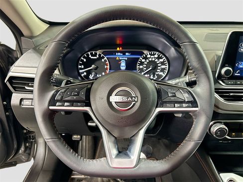 Used 2023 Nissan Altima 2.5 SR image 9