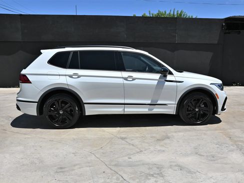 Used 2024 Volkswagen Tiguan SE R-Line FWD image 6