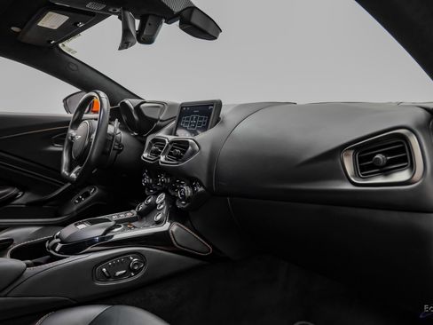 Used 2020 Aston Martin V8 Vantage Coupe RWD image 52