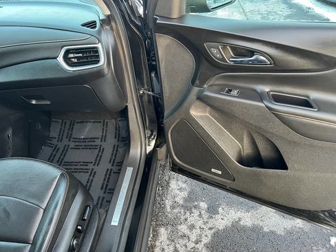 Used 2018 Chevrolet Equinox Premier FWD image 22
