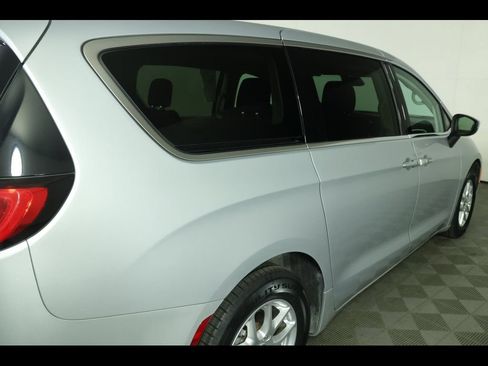 Used 2023 Chrysler Voyager LX FWD image 20