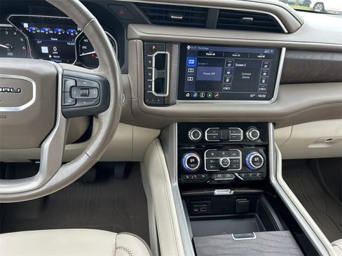 Used 2021 GMC Yukon Denali w/ Denali Ultimate Package image 21