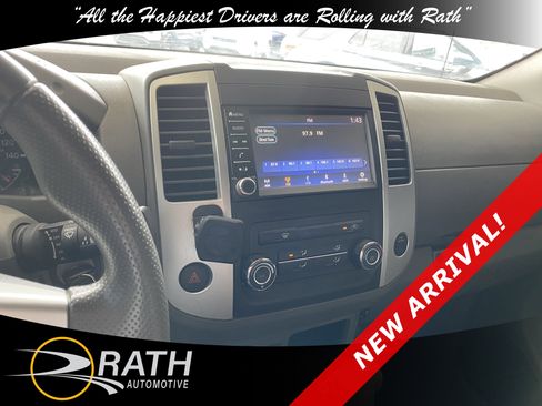 Used 2019 Nissan Frontier SV AWD/4WD image 11