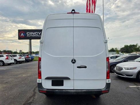 Used 2021 Mercedes-Benz Sprinter 2500 image 6