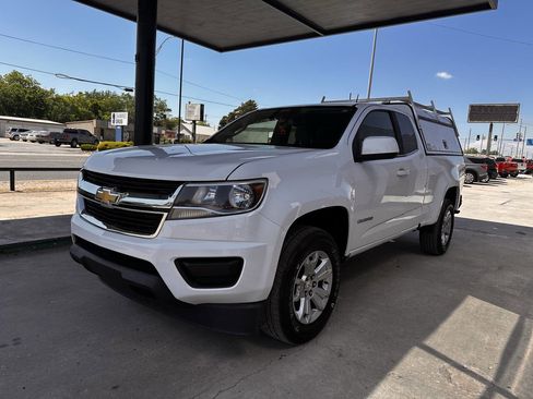 Used 2018 Chevrolet Colorado LT w/ Safety Package RWD image 4