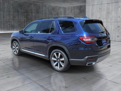 Used 2024 Honda Pilot Touring image 4
