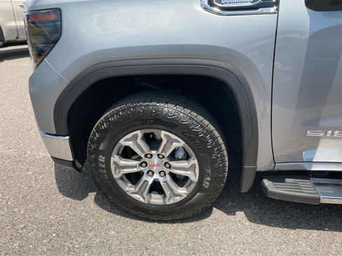 Used 2025 GMC Sierra 1500 SLE w/ X31 Off-Road Package AWD/4WD image 9