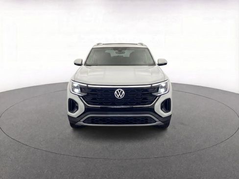 Used 2026 Volkswagen Atlas Cross Sport SE AWD/4WD image 2