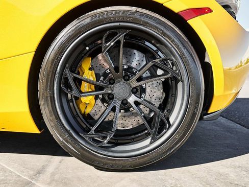 Used 2019 McLaren 720S RWD image 25